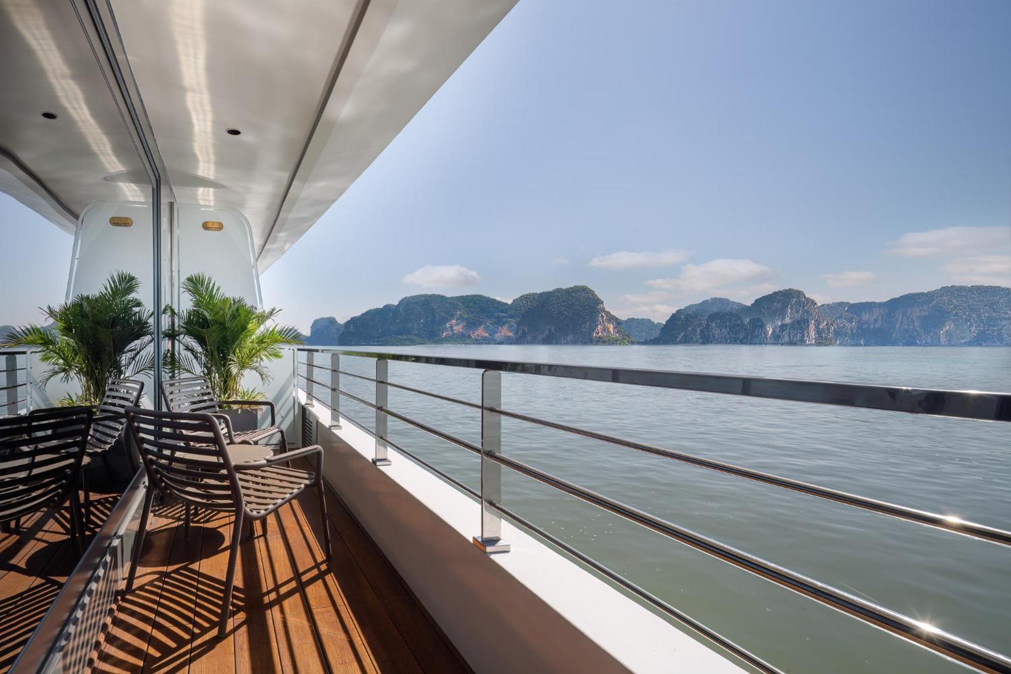Hotel Grand Pioneers Halong Bay Cruise 1 Ha Long Esterno foto