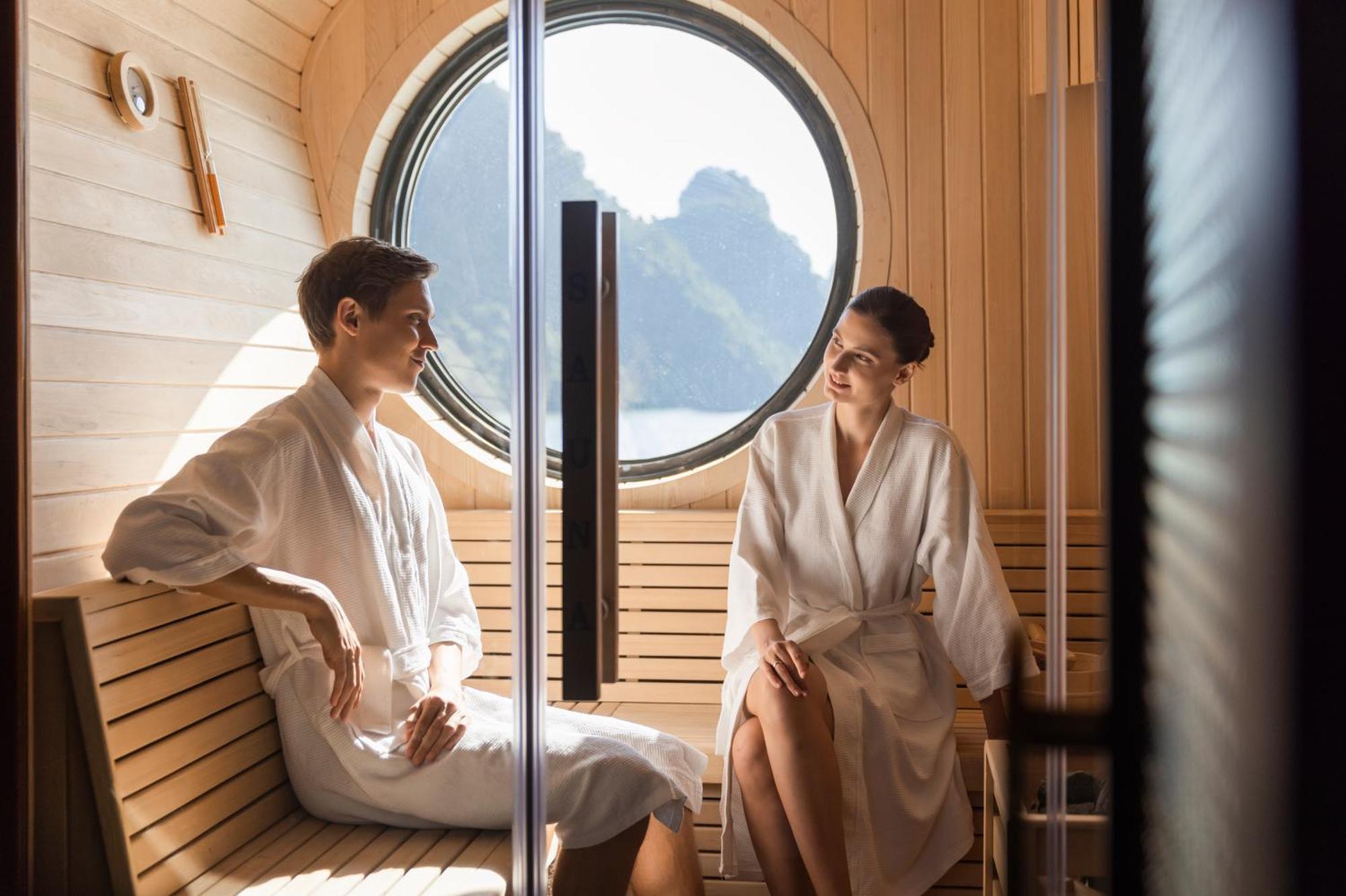 Hotel Grand Pioneers Halong Bay Cruise 1 Ha Long Esterno foto