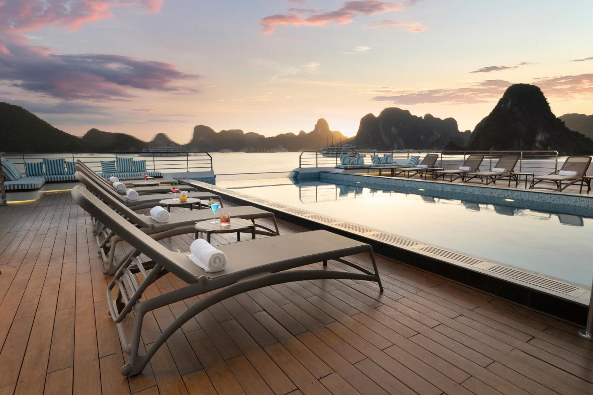 Hotel Grand Pioneers Halong Bay Cruise 1 Ha Long Esterno foto